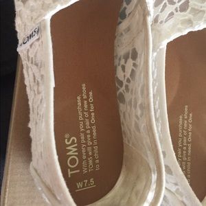 TOMS White Lace Leaves Shoes